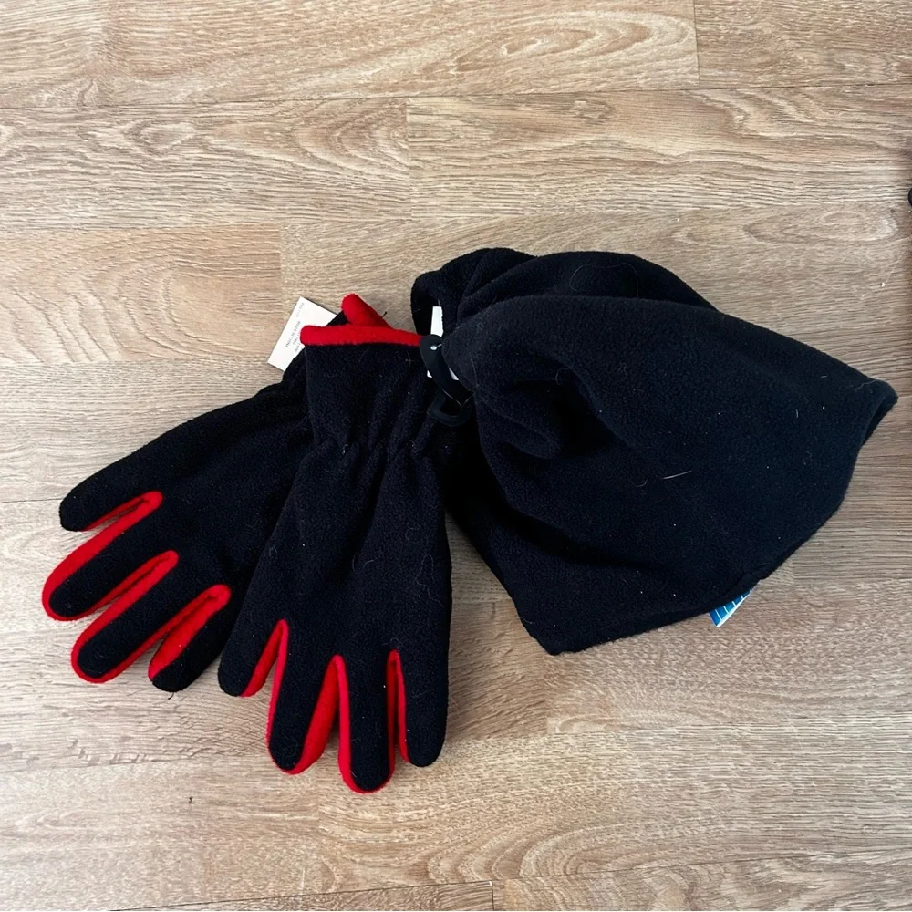 New!!!  Winter Classic Red + black fleece hat:gloves set with cool paw print